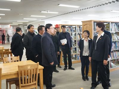 市政府秘书长赵殿军,新区管委会党工委副书记,管委会